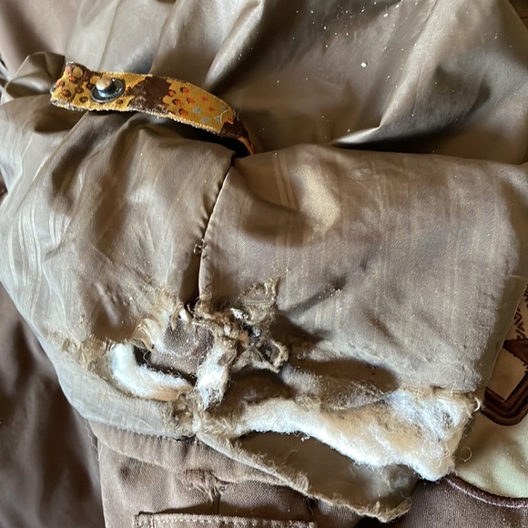 Boys Burton snowboarding jacket and pants - Picture 16 of 16